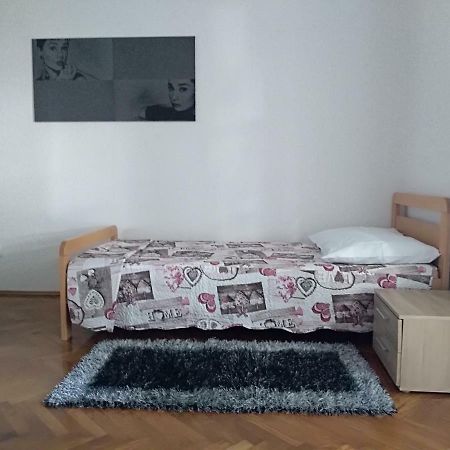 Apartman Lilly Lovran Exteriör bild