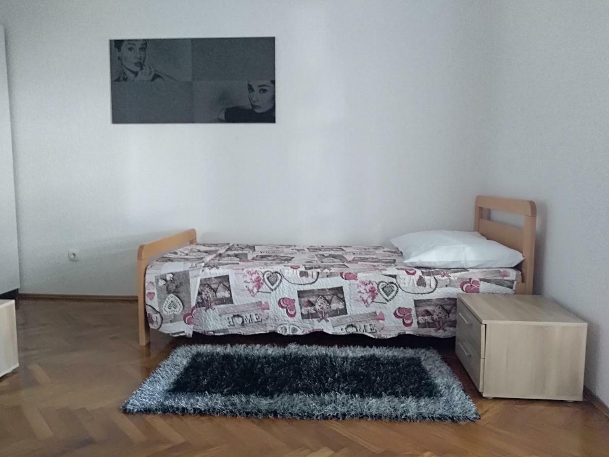 Apartman Lilly Lovran Exteriör bild