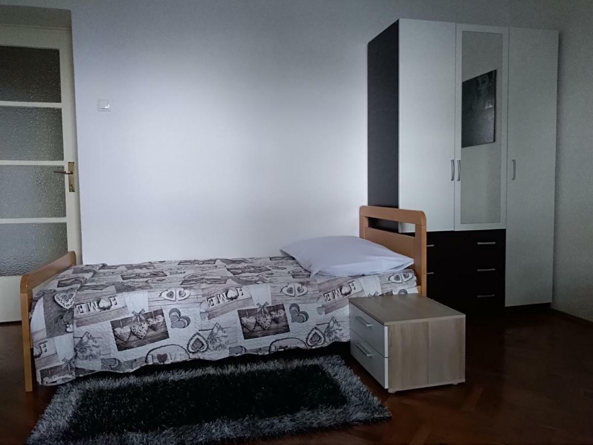 Apartman Lilly Lovran Exteriör bild